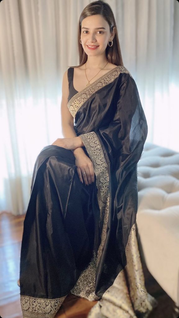 Latest Pictures Of Kiran Haq In Black Saree