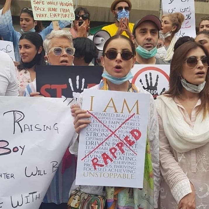 Mahira Khan, Ayesha Omar, Sarah Khan And Others Attend Protest For Motorway Case