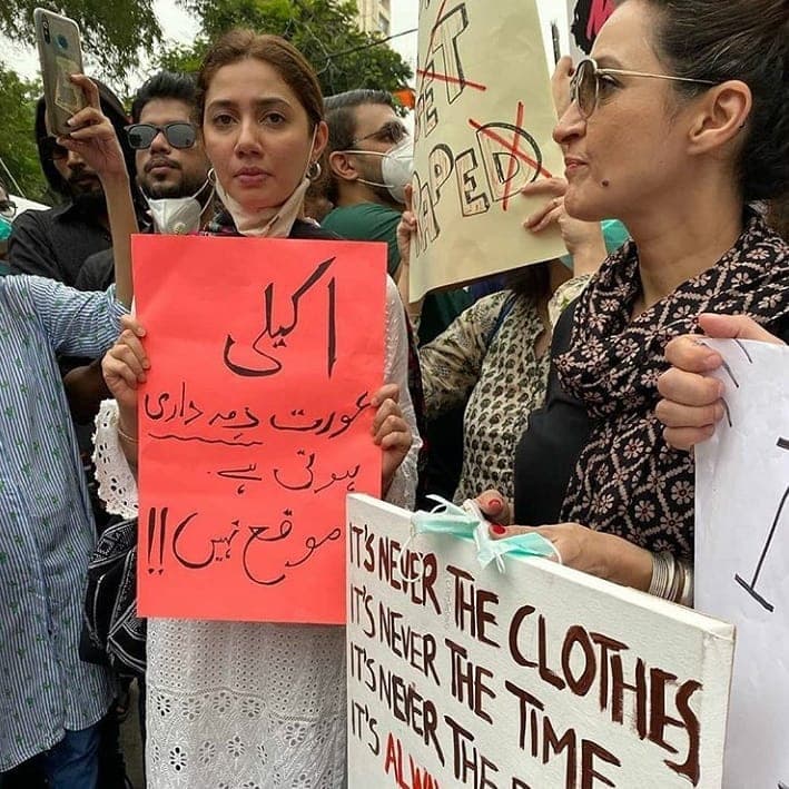 Mahira Khan, Ayesha Omar, Sarah Khan And Others Attend Protest For Motorway Case