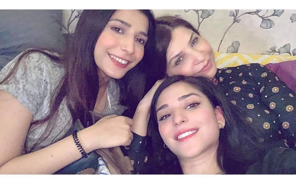 Talented Actress Ramsha Khan Family Life Pictures