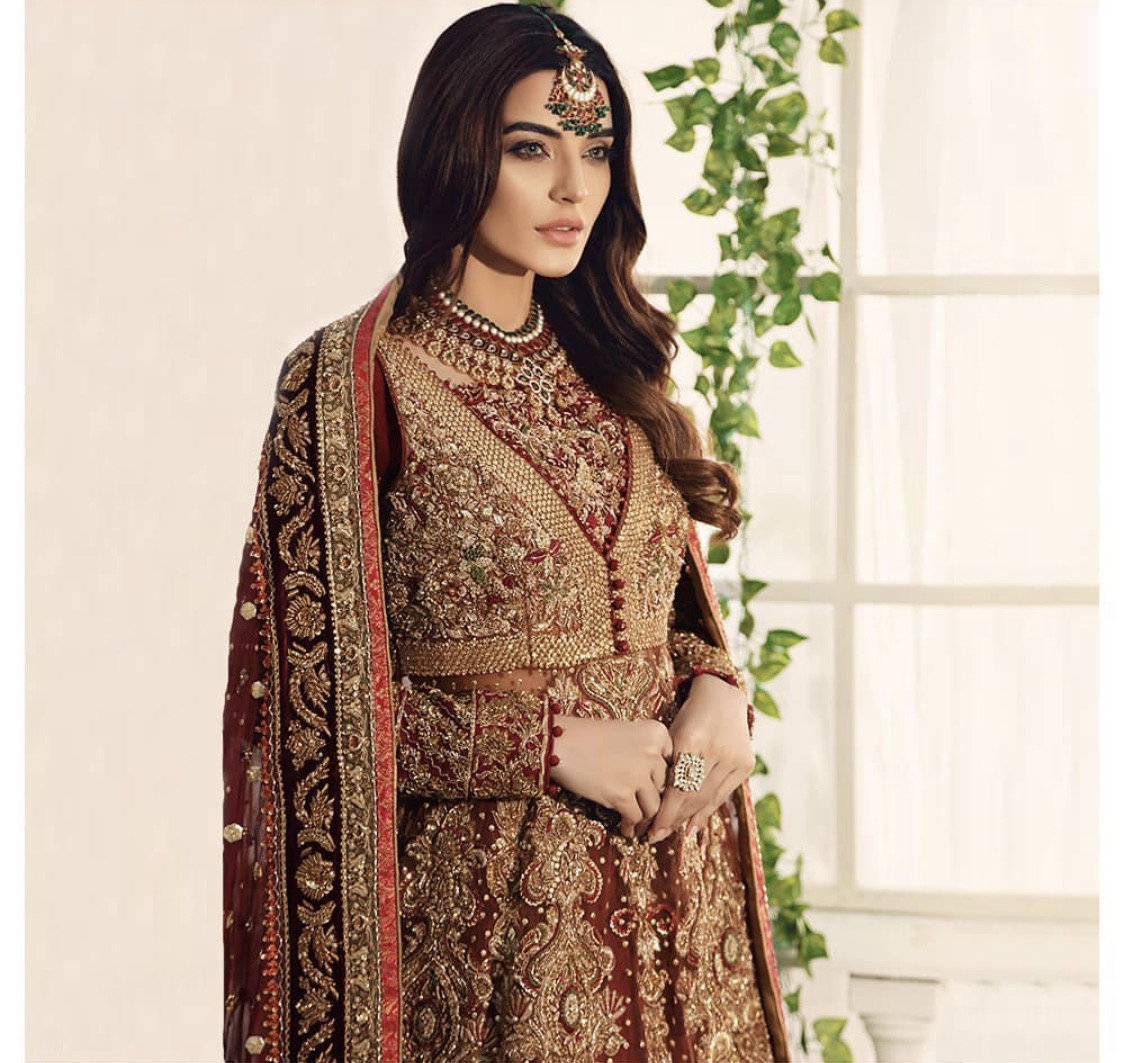 Latest Clicks Of Sadia Khan From Bridal Photoshoot | Reviewit.pk