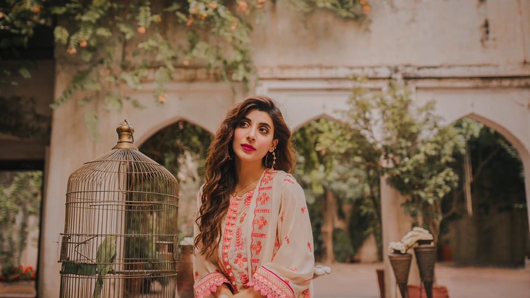 Urwa Hocane Latest Beautiful Photo Shoot for Raaya