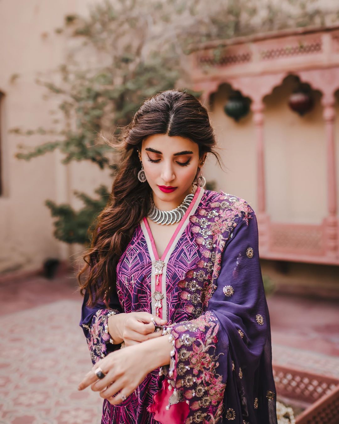 Urwa Hocane Latest Beautiful Photo Shoot for Raaya