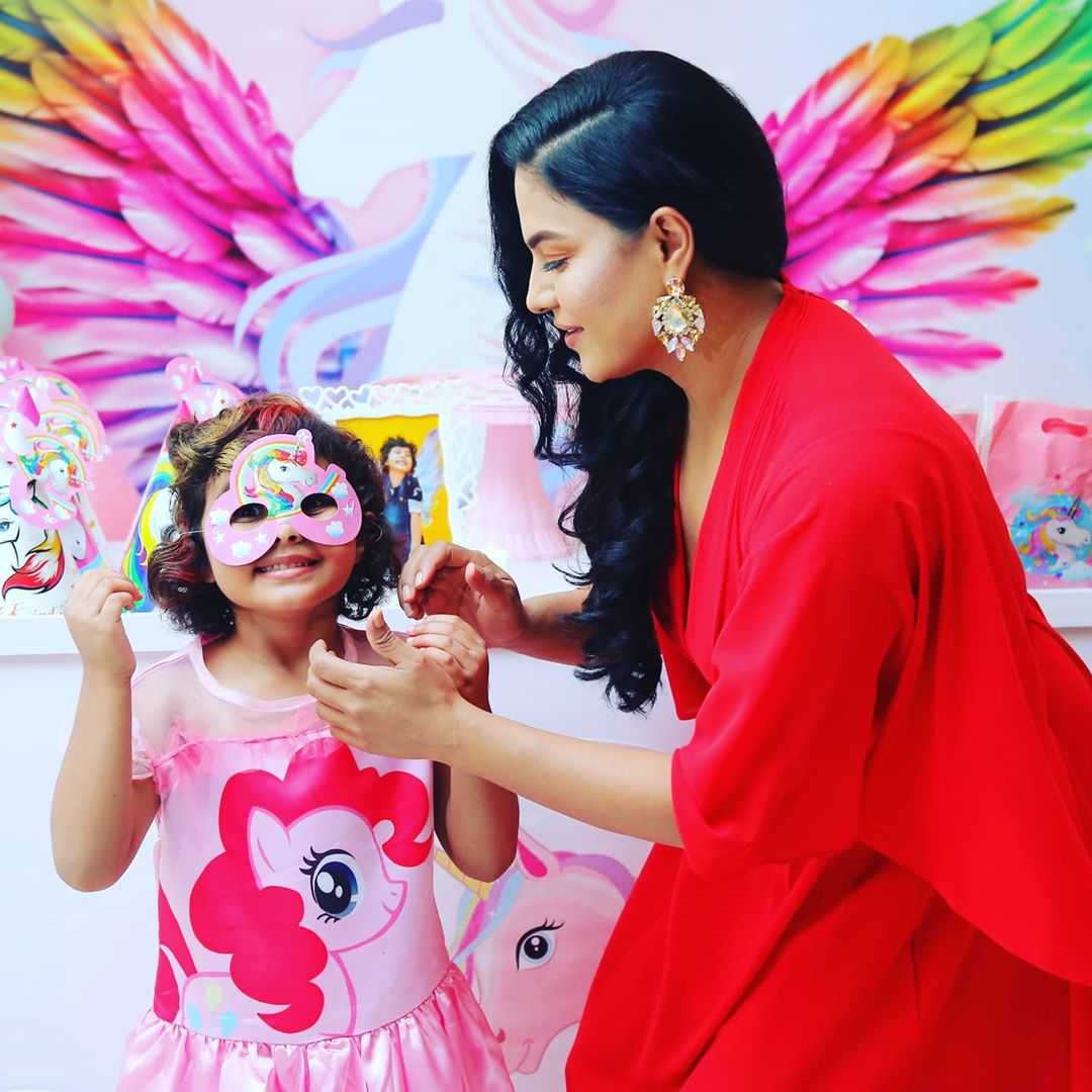 Veena Malik Celebrated Birthday of her Daughter Amal