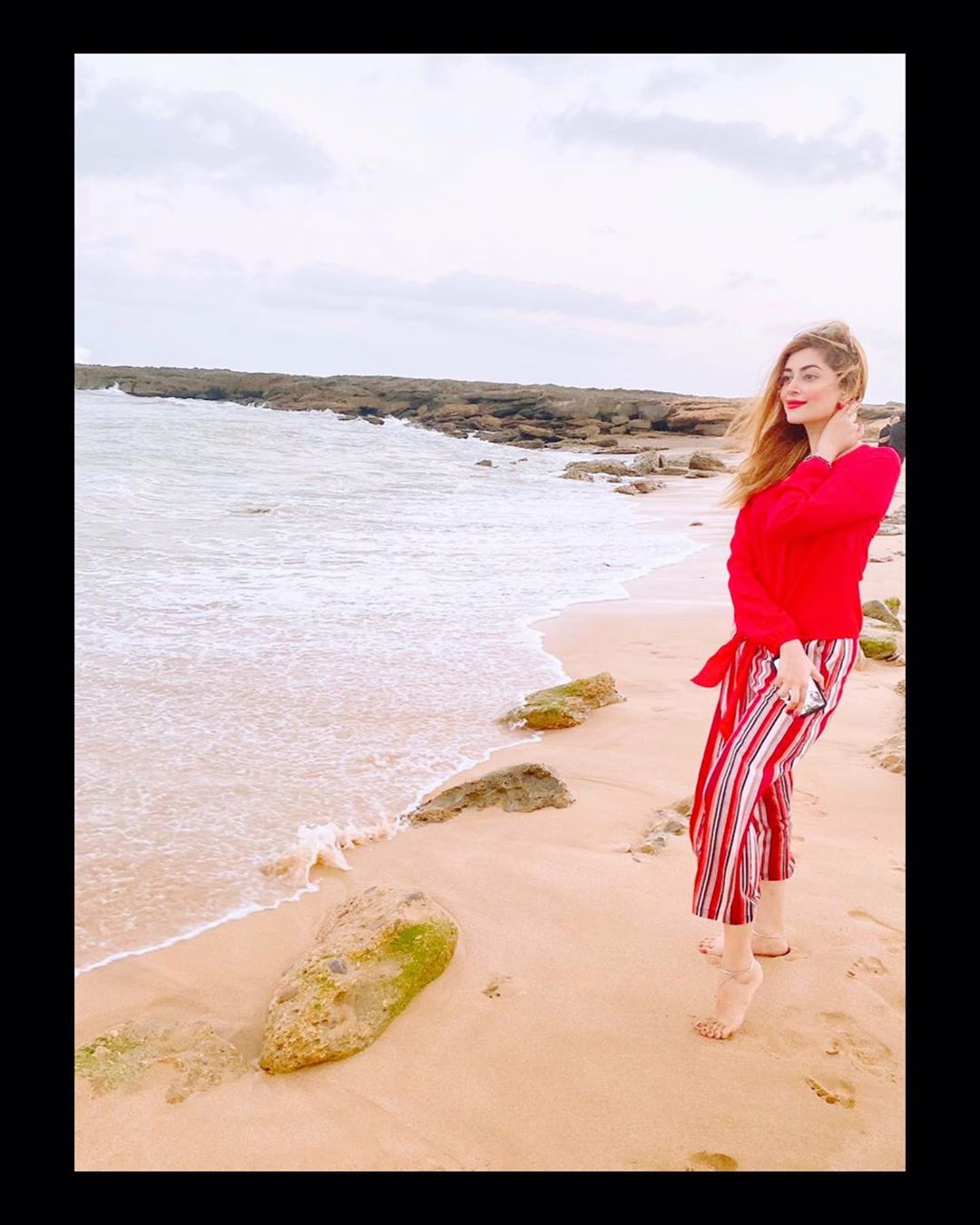 Beautiful Clicks of Syed Jibran with his Family at a Beach in Karachi