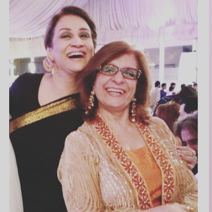 Delightful Pictures of Bushra Bashir with Her Celebrity Friends
