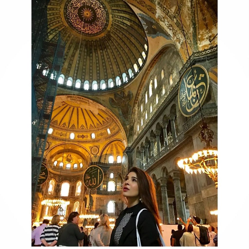 Traveling pictures of Ayesha Omar That are just Amazing