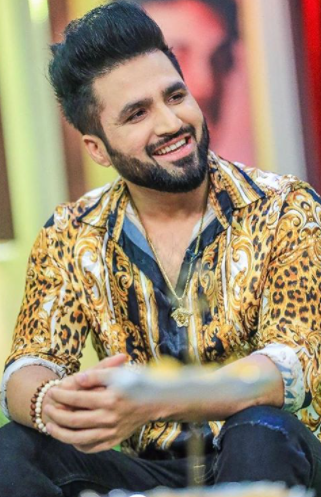 Falak Shabir On The Set Of Bol Nights