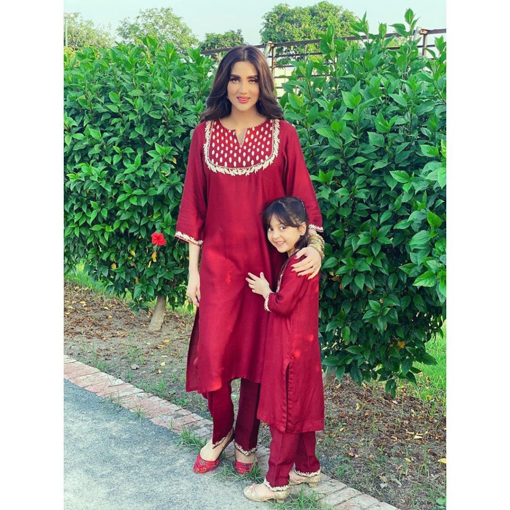 Fiza Ali Twinning With Her Daughter And Remembering Her Own Childhood Days