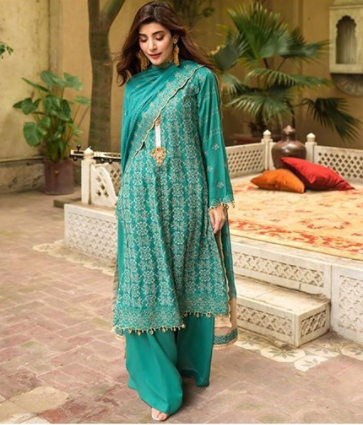 Urwa Hocane Personifies Grace In Raaya Official