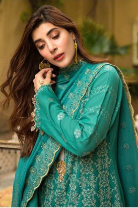 Urwa Hocane Personifies Grace In Raaya Official