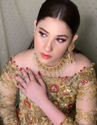 Hina Altaf Looks Effortlessly Elegant In Her Latest Shoot
