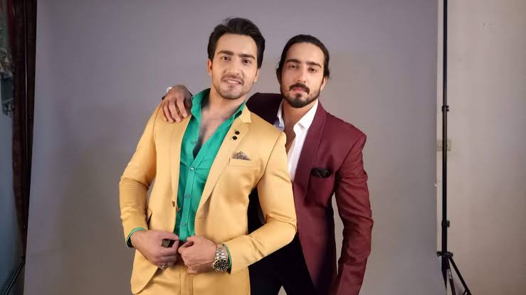 Pakistani Celebrities Who Have Identical Twins