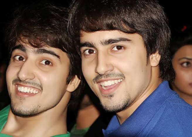 Pakistani Celebrities Who Have Identical Twins