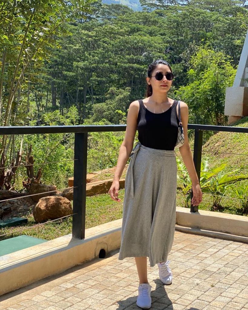 Alia Khan The Vocalist Of Pyaar Kay Sadkay Having Vacations In Sri Lanka