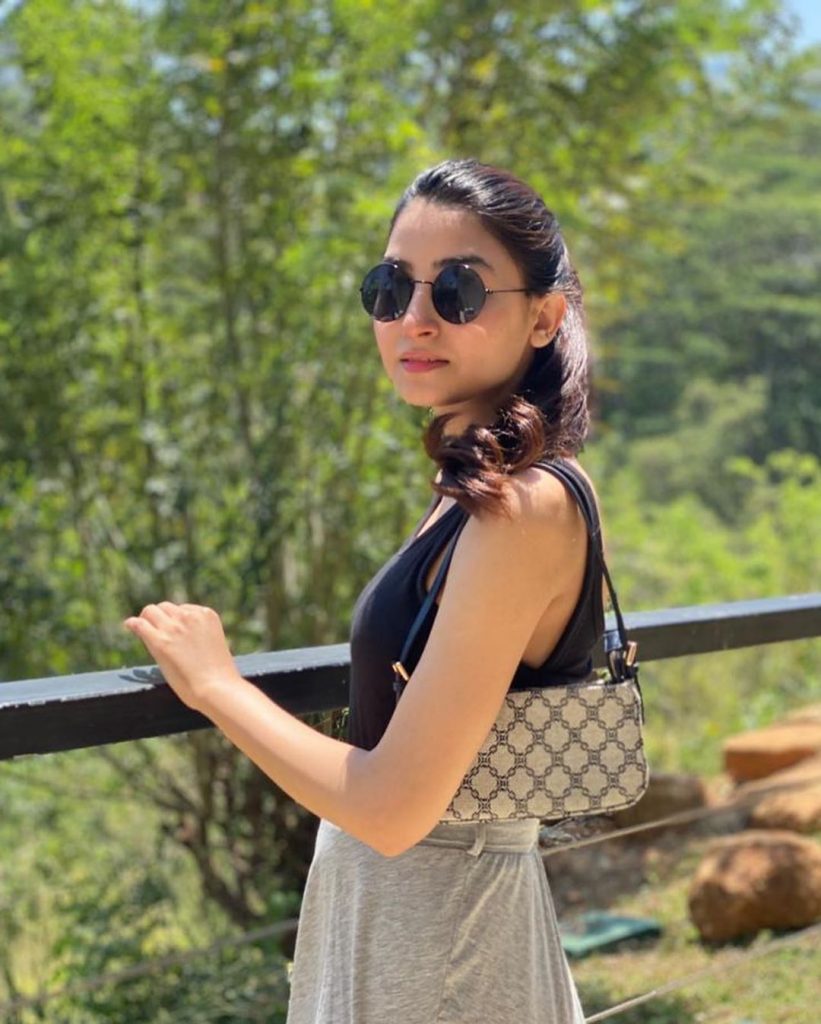 Alia Khan The Vocalist Of Pyaar Kay Sadkay Having Vacations In Sri Lanka