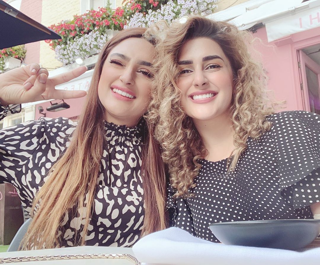 Gorgeous Kubra Khan Pictures with her Sister in London