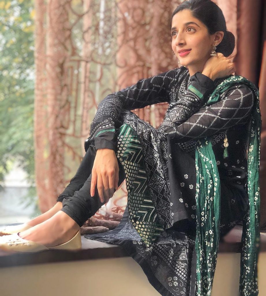 Flawless Pictures of Mawra Hocane Reflecting her Glowing Skin