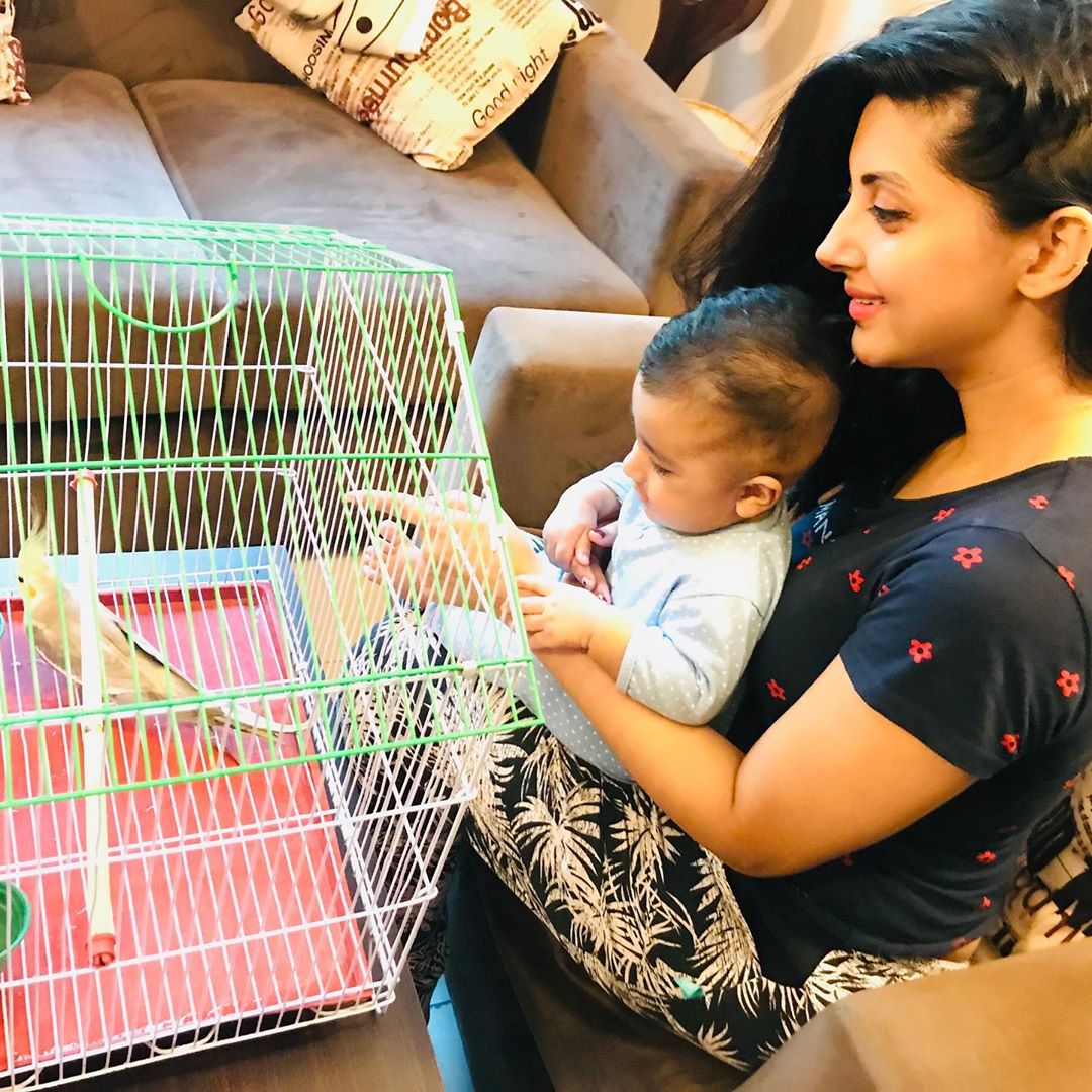 Actress Moomal Khalid with her Son - Latest Clicks