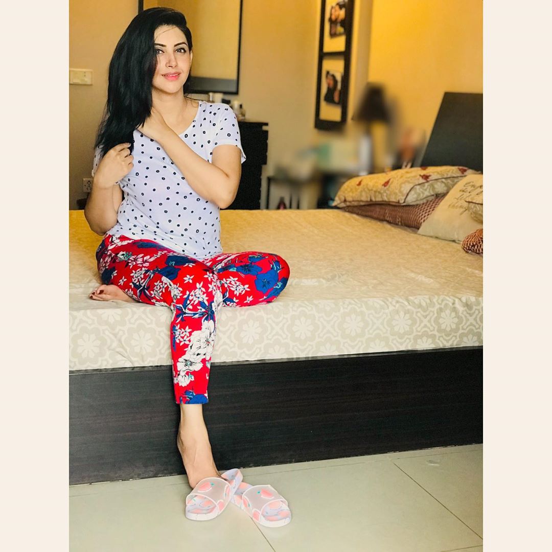 Actress Moomal Khalid with her Son - Latest Clicks