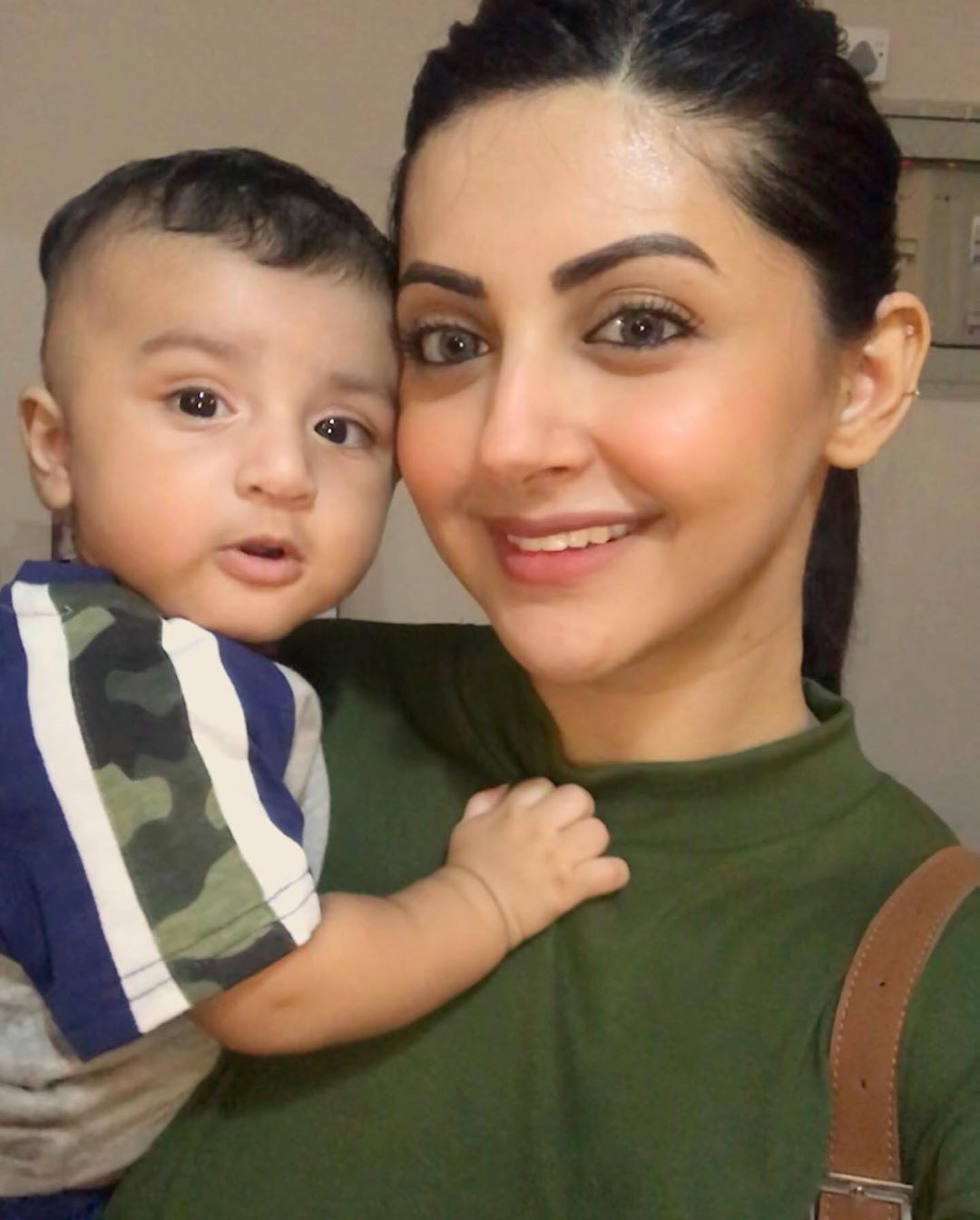 Actress Moomal Khalid with her Son - Latest Clicks