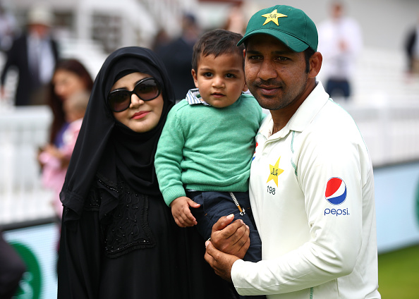 Sarfaraz Ahmed With His Son Spotted Reciting Surah Fatiha