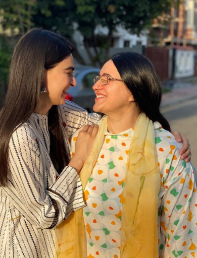 Saheefa Jabbar Finally Met Her Mother After Two Years