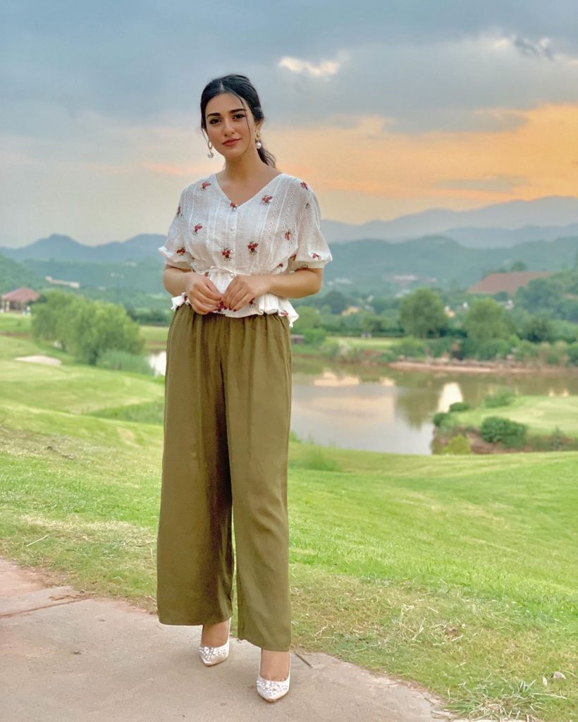 Solo Pictures of Sarah Khan After Her Marriage