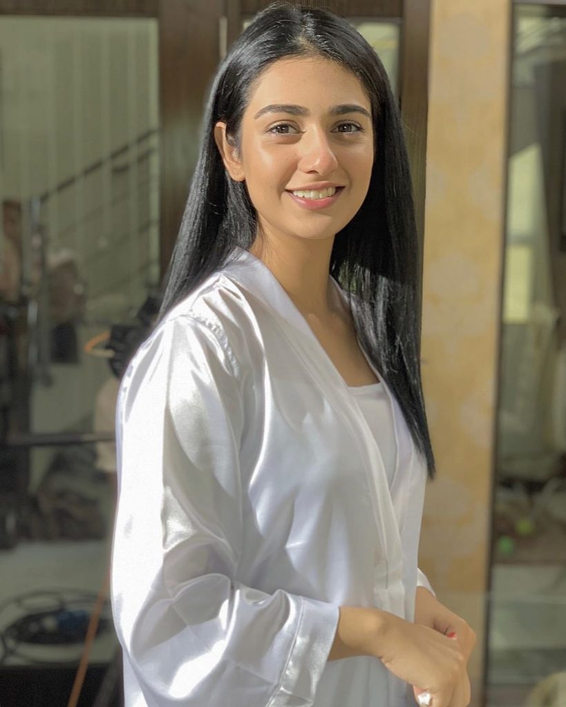 Solo Pictures of Sarah Khan After Her Marriage