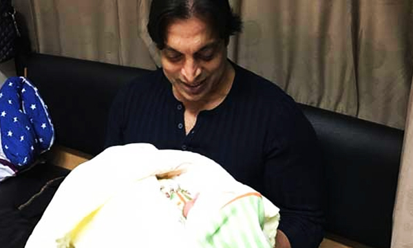 Shoaib Akhtar Shares Recent Pictures With His Sons