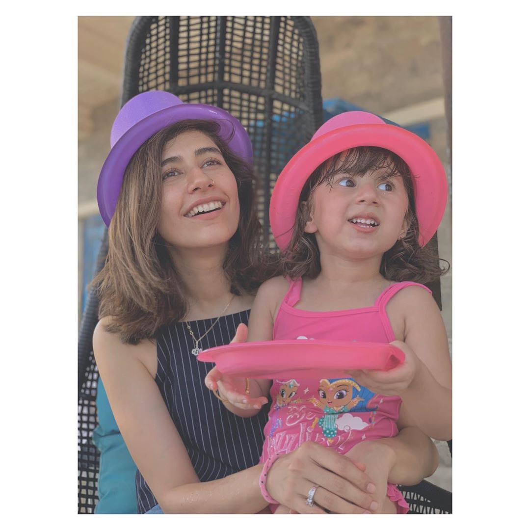 Syra Yousaf Beautiful Recent Clicks with her Daughter Nooreh