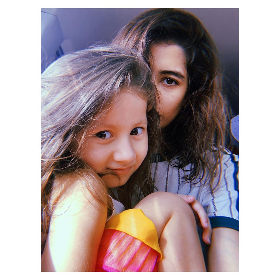 Syra Yousaf Beautiful Recent Clicks with her Daughter Nooreh