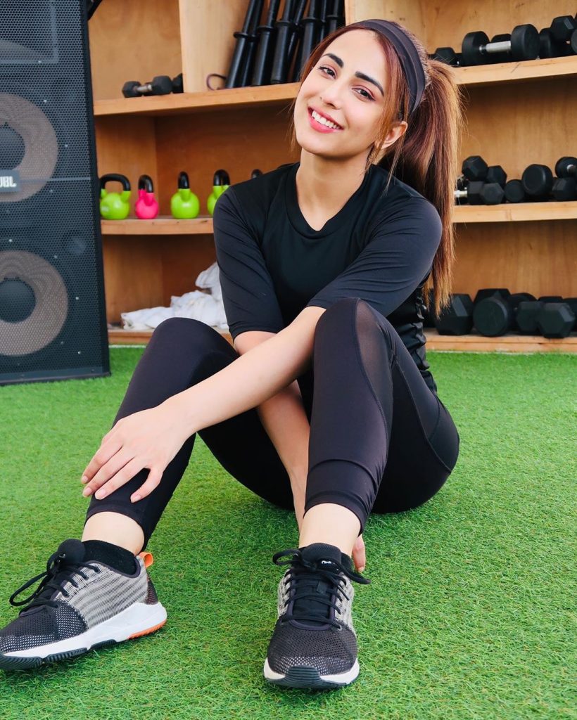 Ushna Shah Latest Pictures in the GYM