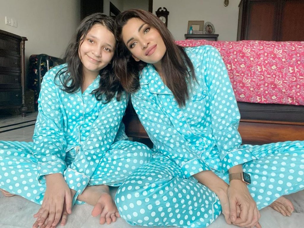 Recent Pictures Of Zhalay Sarhadi With Her Daughter