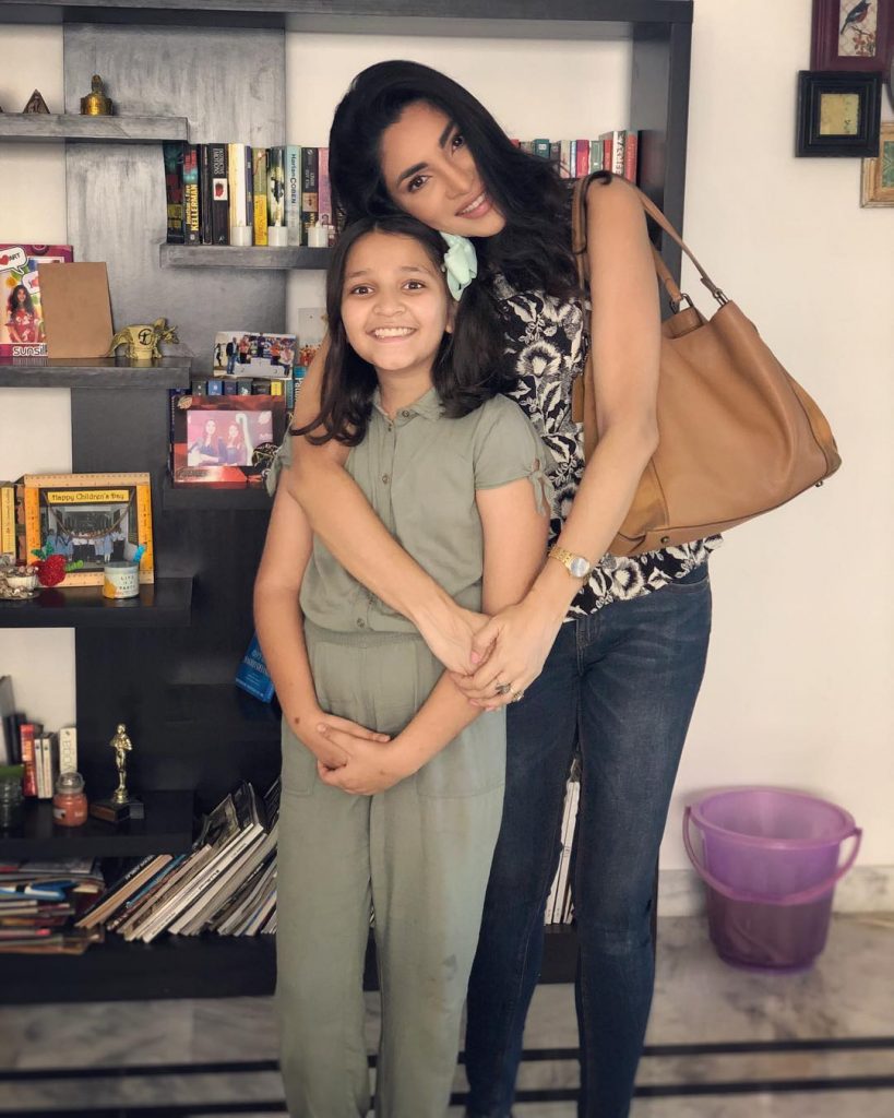 Recent Pictures Of Zhalay Sarhadi With Her Daughter