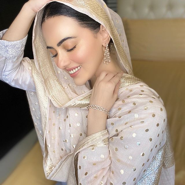 Bollywood Actress Sana Khan Left Showbiz For Islam