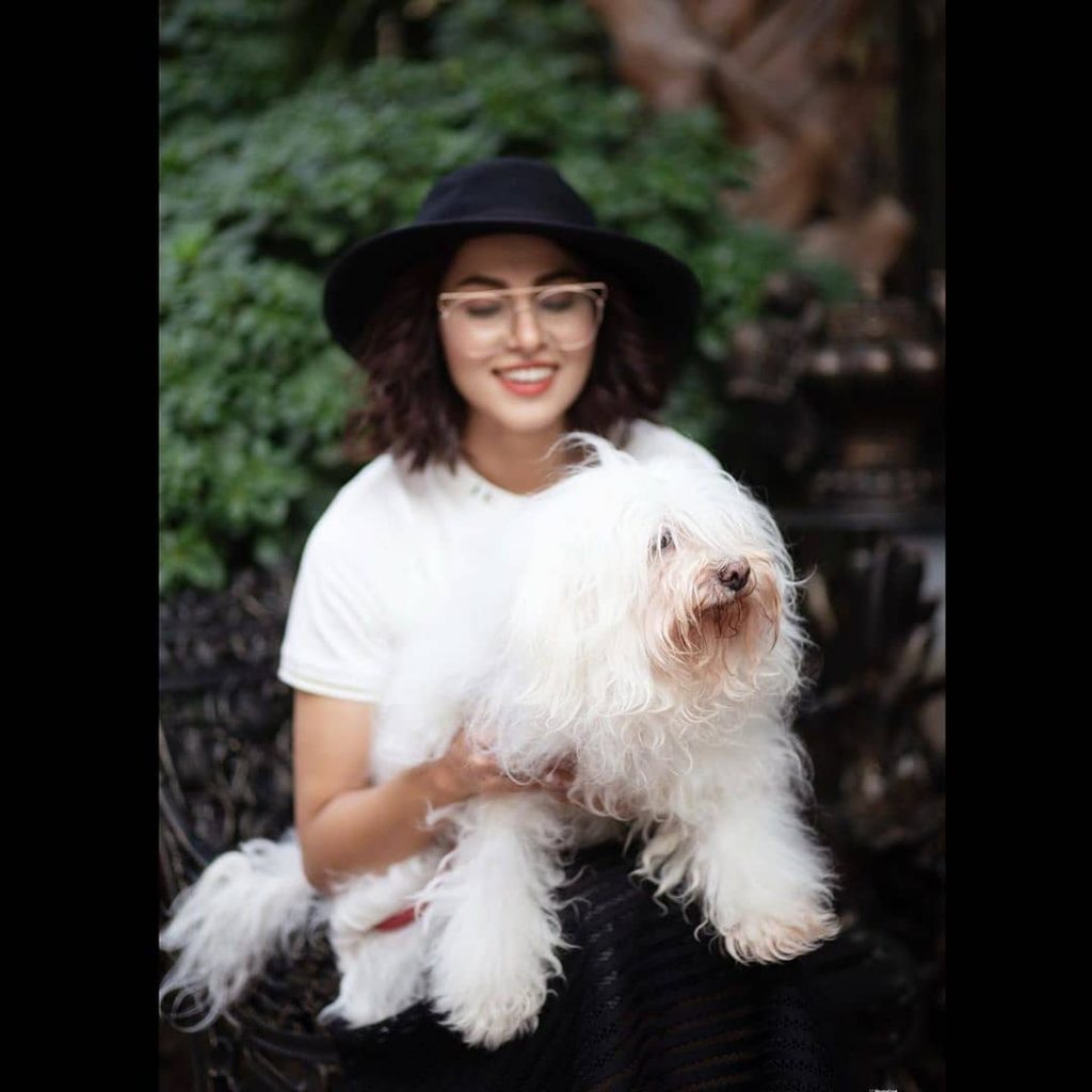 Nimra Khan's Latest Photoshoot With A Pup