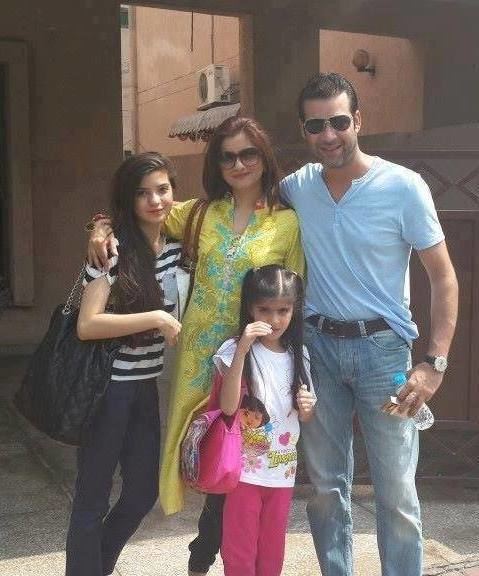 Latest Family Pictures Of Moammar Rana