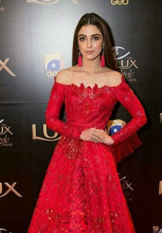 30 Pictures Of The Beautiful Maya Ali in Red Dresses | Reviewit.pk