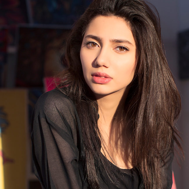 30 Beautiful Pictures Of Mahira Khan Slaying In Black