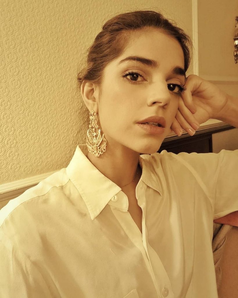 30 Pictures of Sanam Saeed and Her Jewellery Collection