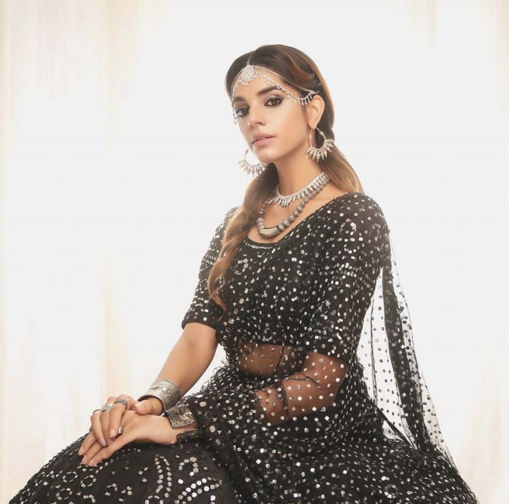 30 Pictures of Sanam Saeed and Her Jewellery Collection