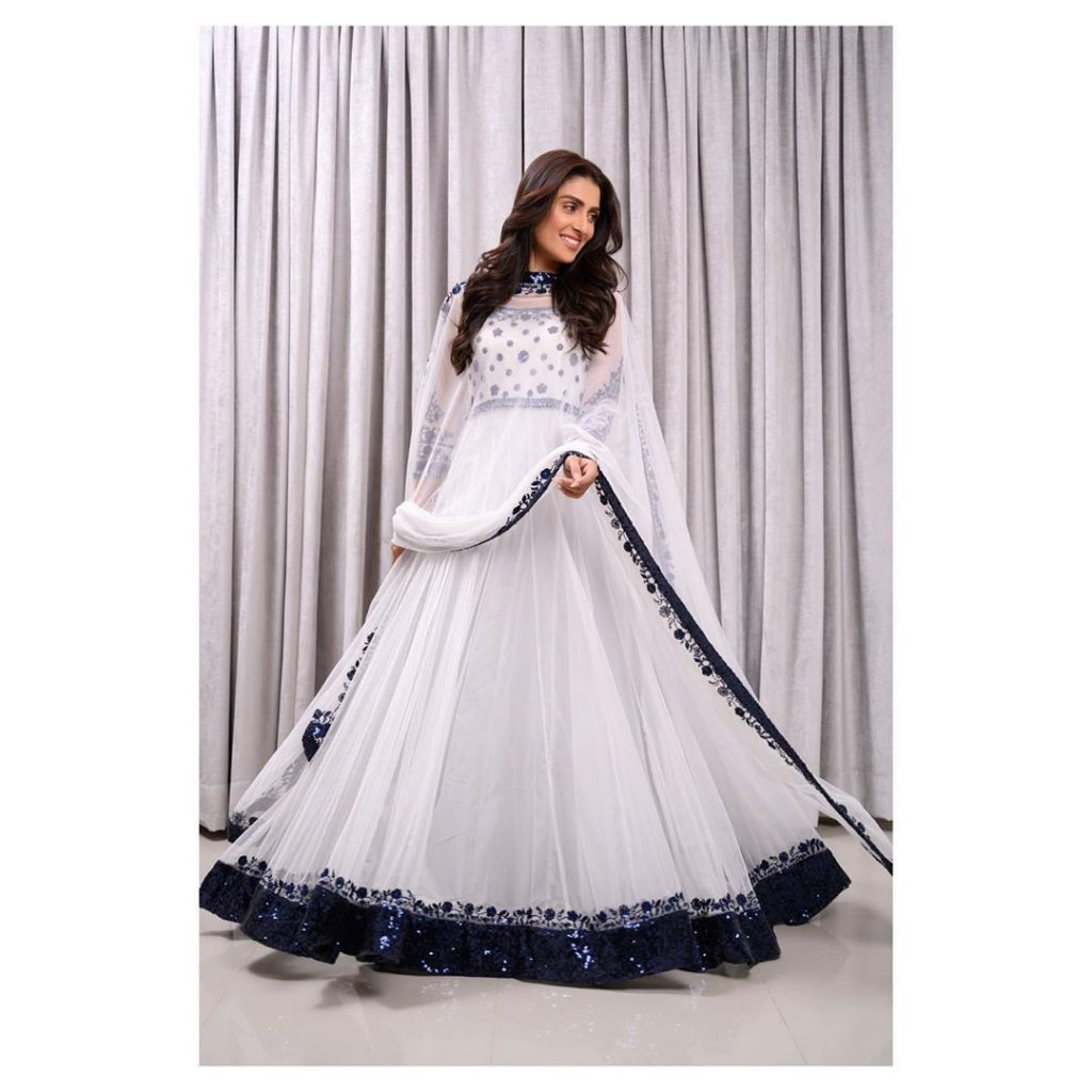 Top 10 Beautiful Dresses Worn By Ayeza Khan