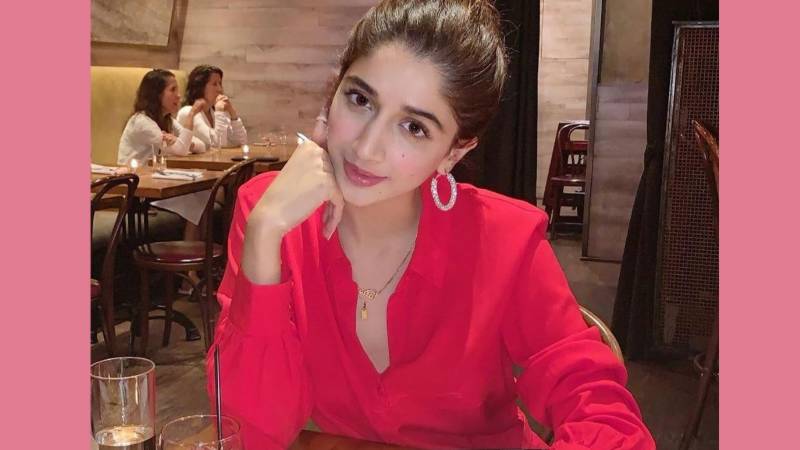 20 Beautiful Pictures Of Mawra Hocane In Red Dress