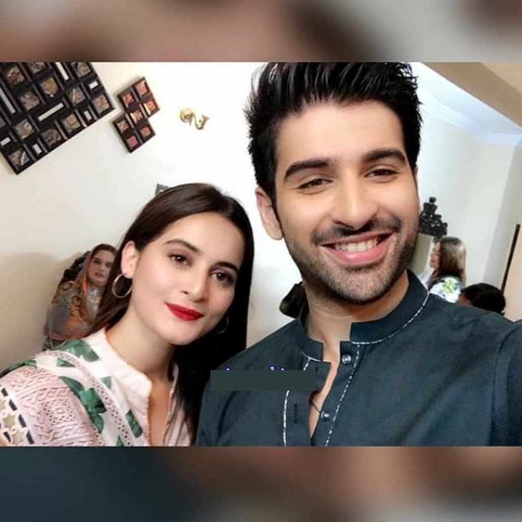 Aiman Khan Spotted at the Wedding of her Cousin with her Family