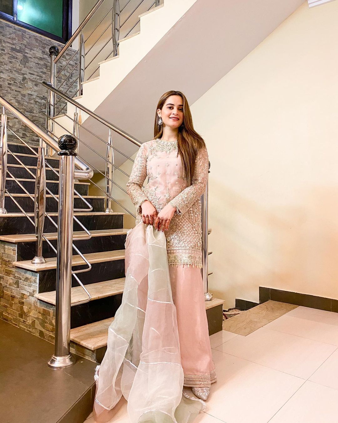 Aiman Khan is Looking Extremely Gorgeous in her Latest Pictures