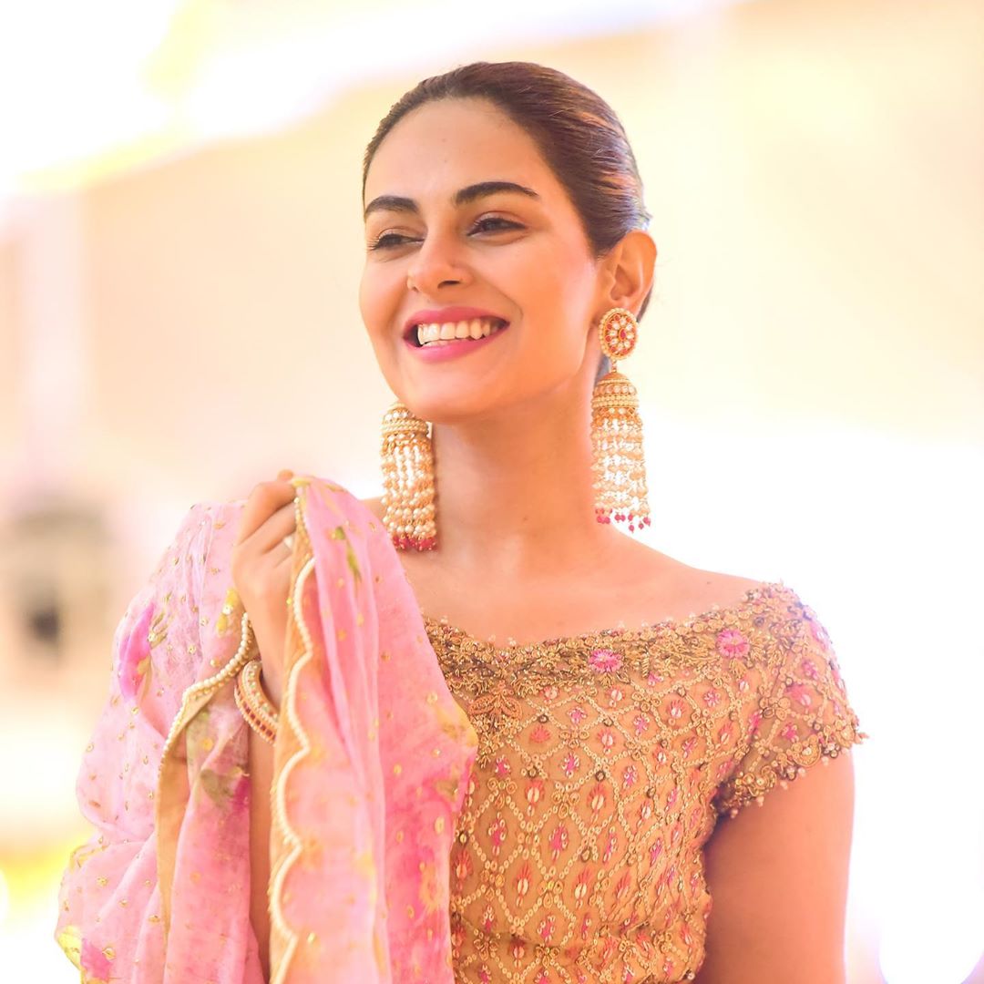 Actress Amar Khan Latest Beautiful Clicks from a Recent Wedding