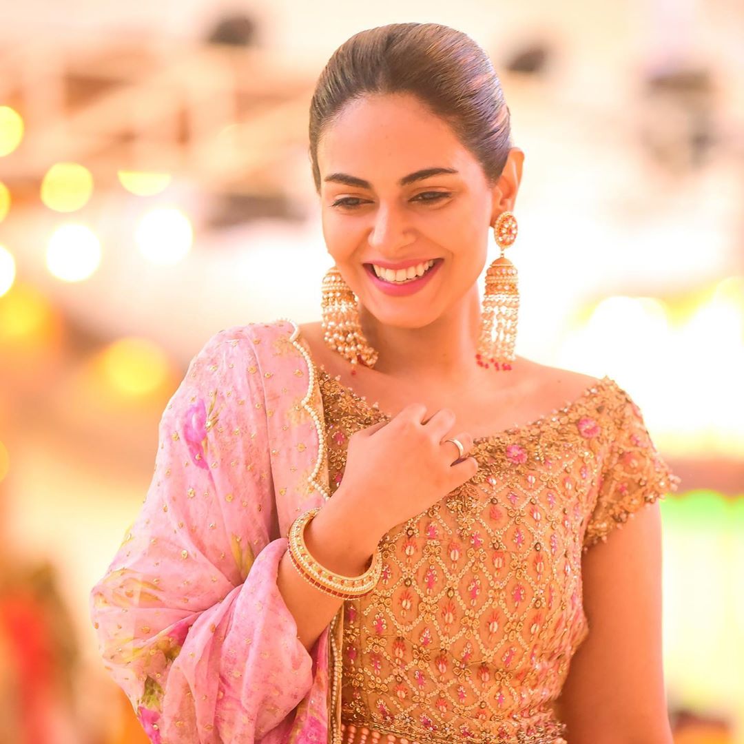 Actress Amar Khan Latest Beautiful Clicks from a Recent Wedding