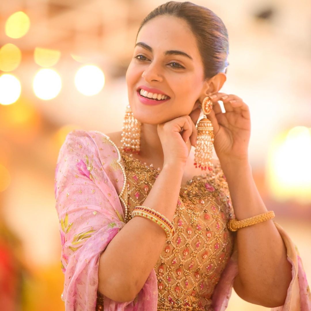 Actress Amar Khan Latest Beautiful Clicks from a Recent Wedding