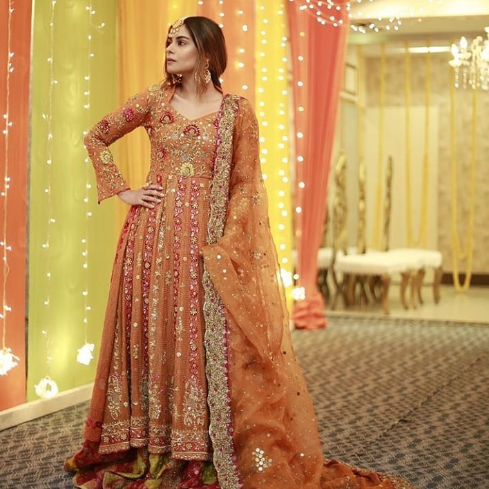 Actress Amar Khan Latest Beautiful Clicks from a Recent Wedding